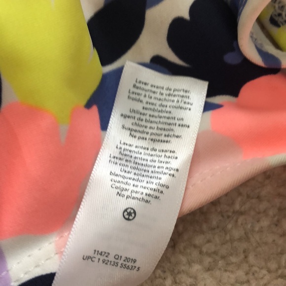 Toddler girl one-piece bathing suit and size 2T with floral pattern. - Picture 5 of 6